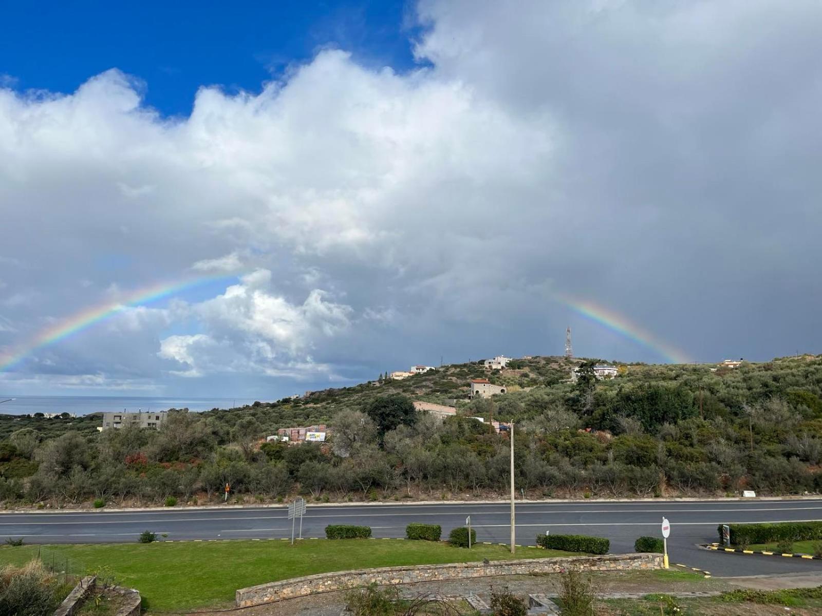 סיסי Tarmaros Apartments מראה חיצוני תמונה